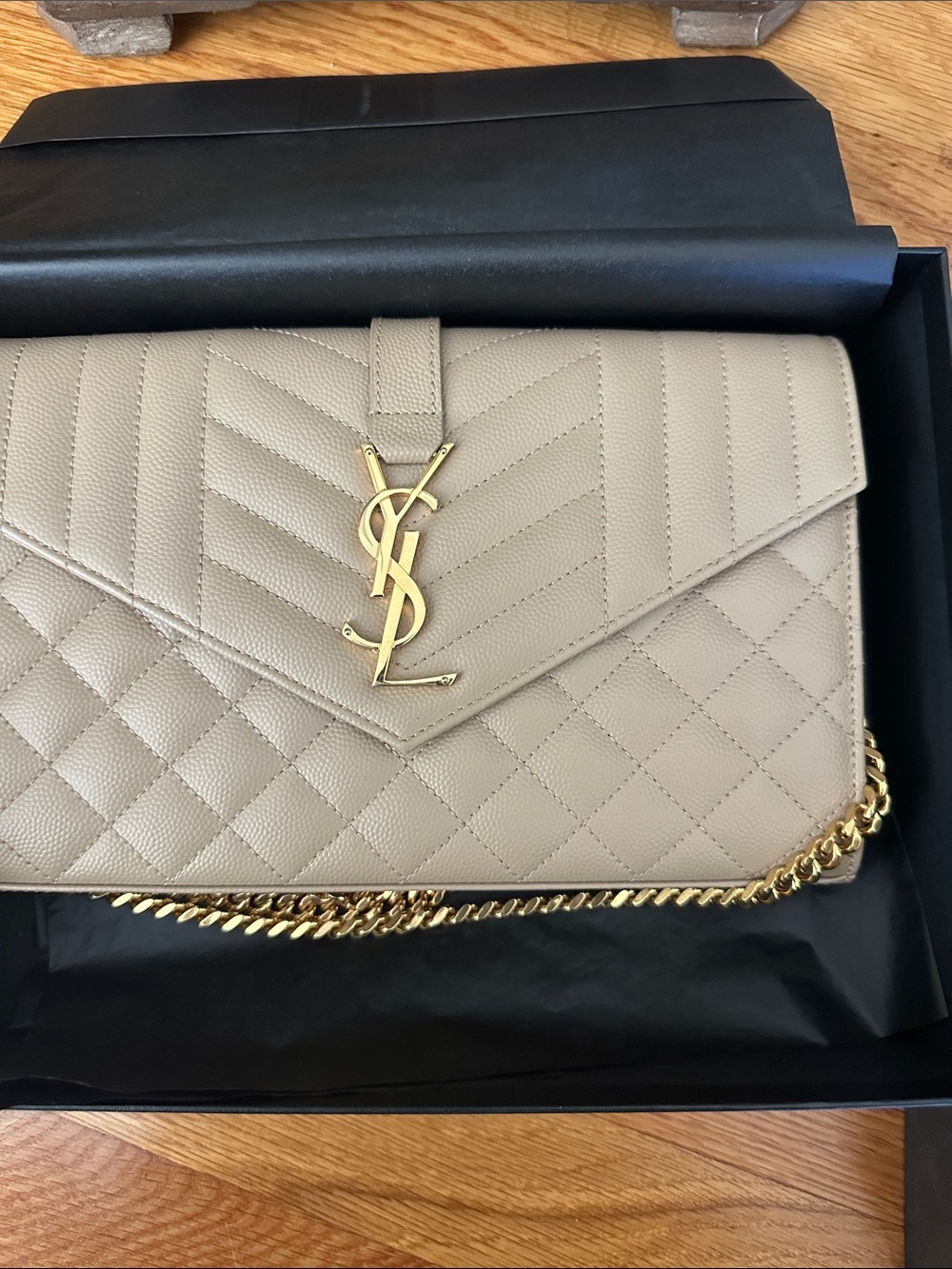 Yves Saint Laurent Beige Quilted Leather Envelope Chain Wallet - Picture 3 of 13